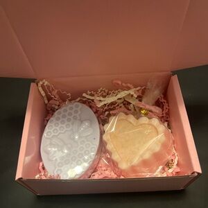 Purple and Cream Skincare Bath Soak